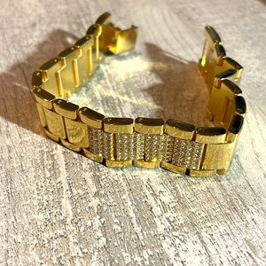 Gold Bracelet 🛍️